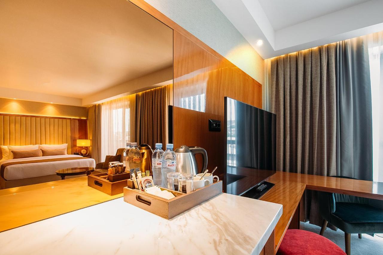 Marjan Plaza Hotel Tbiliszi Kültér fotó