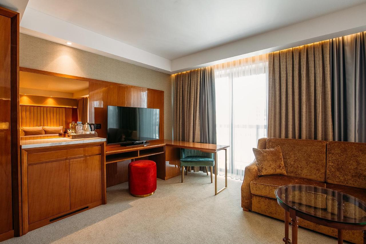 Marjan Plaza Hotel Tbiliszi Kültér fotó