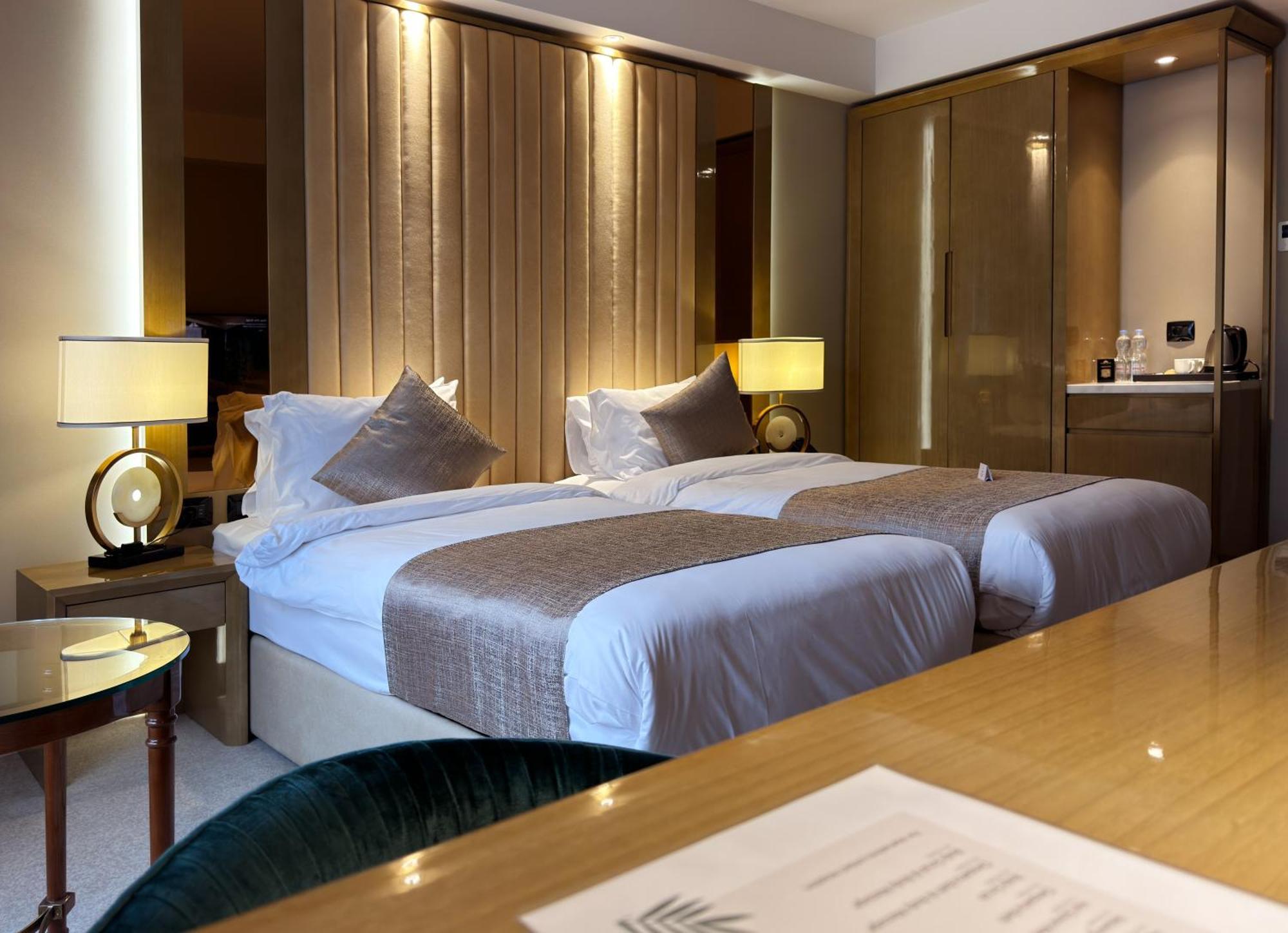 Marjan Plaza Hotel Tbiliszi Kültér fotó